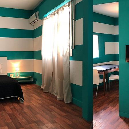 Defensa 821 Bed And Breakfast Buenos Aires Bagian luar foto