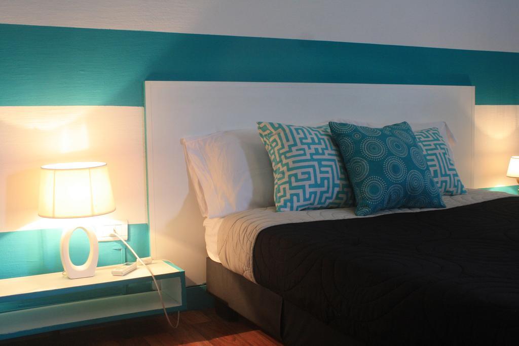 Defensa 821 Bed And Breakfast Buenos Aires Bagian luar foto