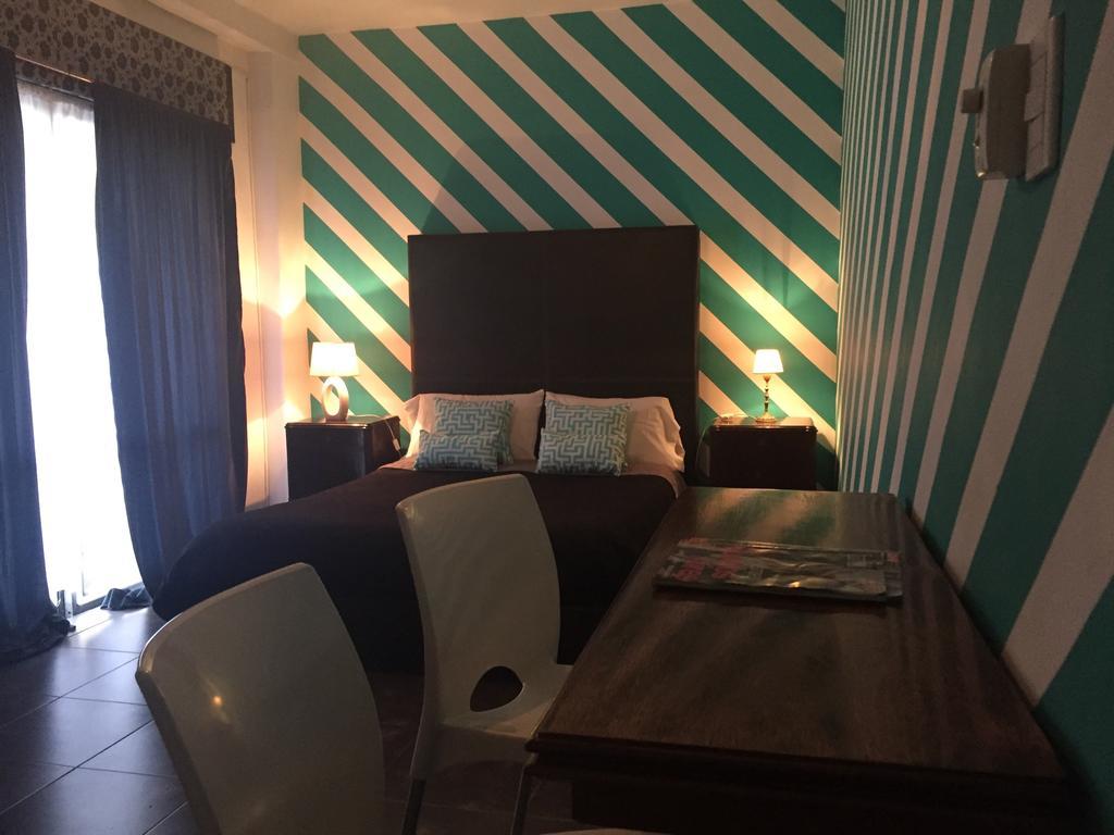 Defensa 821 Bed And Breakfast Buenos Aires Bagian luar foto