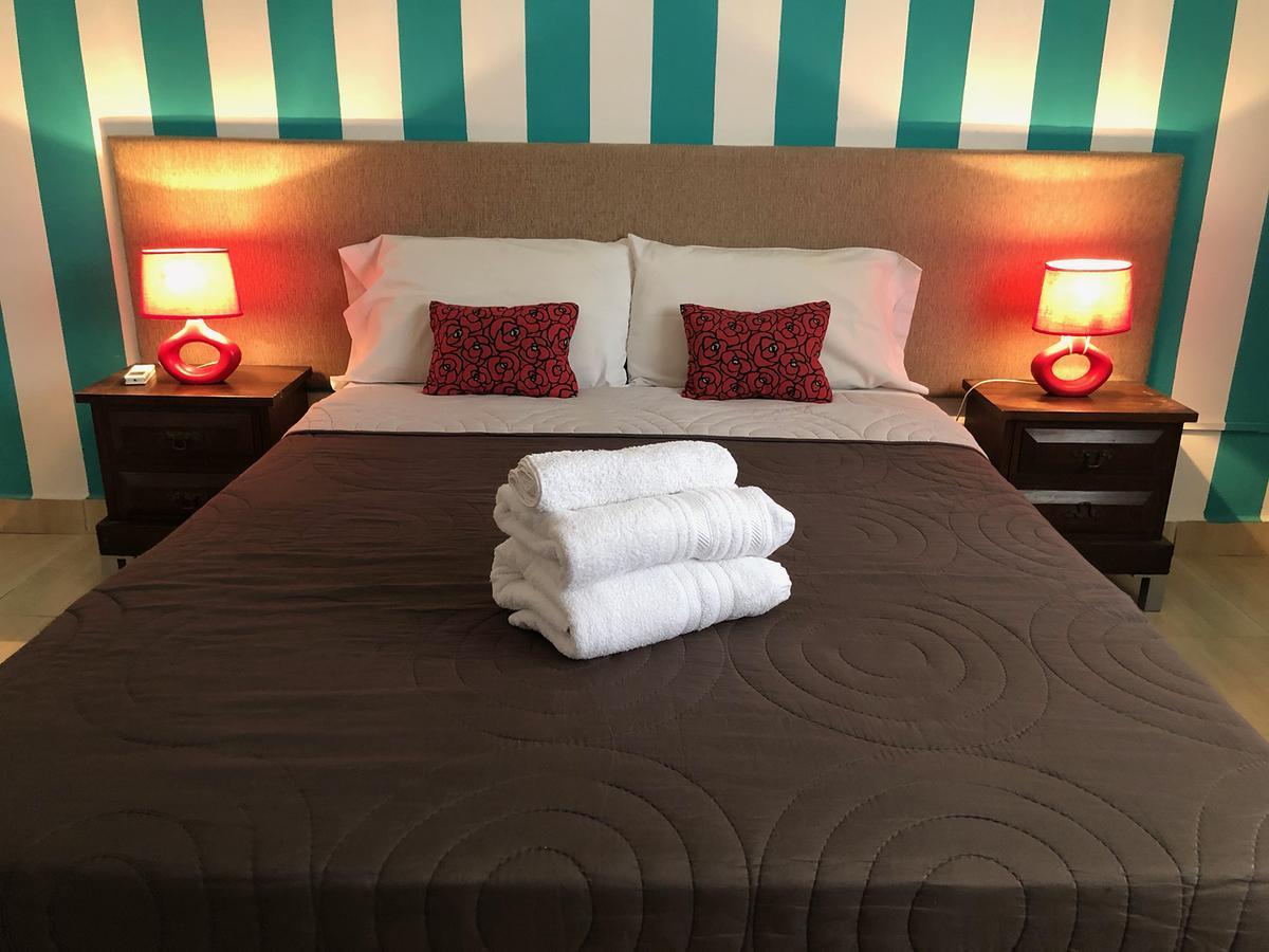 Defensa 821 Bed And Breakfast Buenos Aires Bagian luar foto