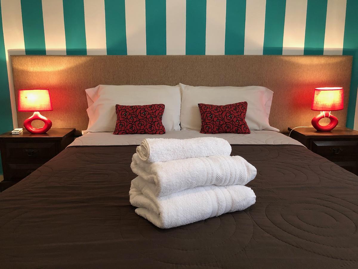 Defensa 821 Bed And Breakfast Buenos Aires Bagian luar foto