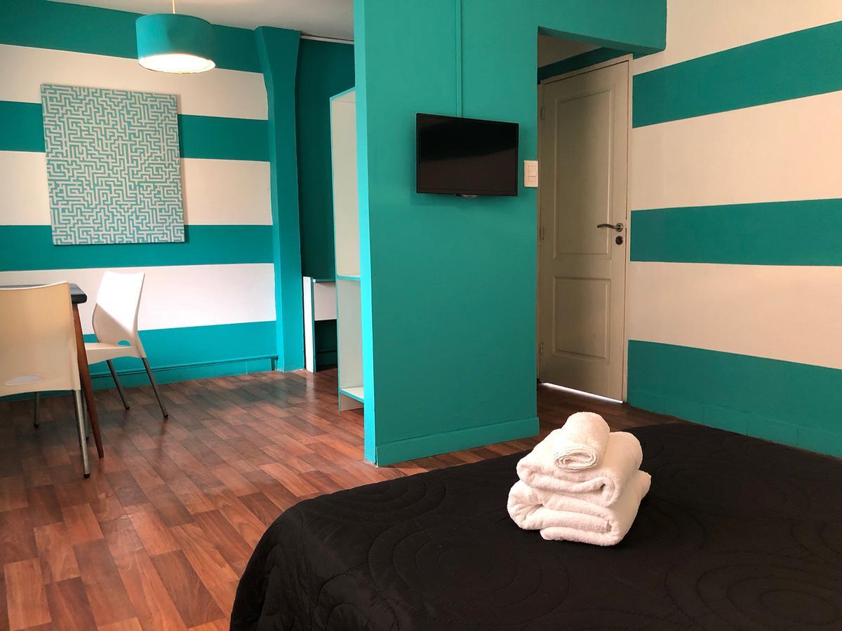 Defensa 821 Bed And Breakfast Buenos Aires Bagian luar foto