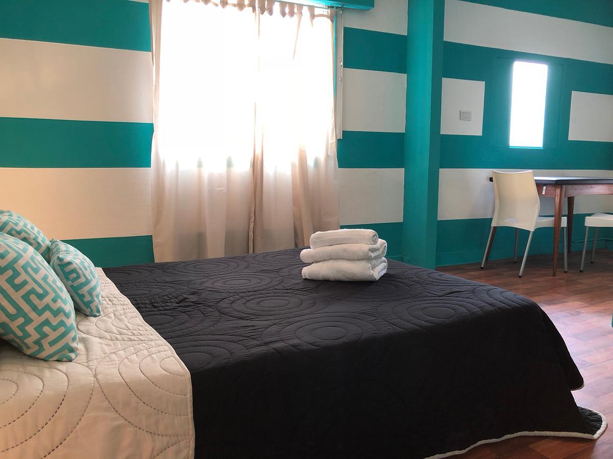 Defensa 821 Bed And Breakfast Buenos Aires Bagian luar foto